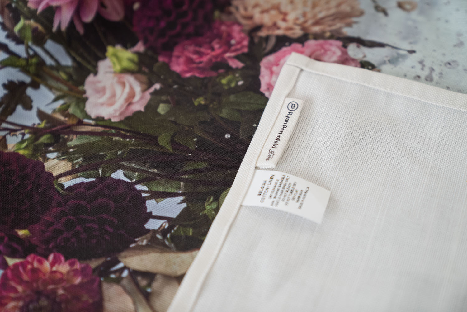"Unfading Love" Wall Tapestry (Timeless White)