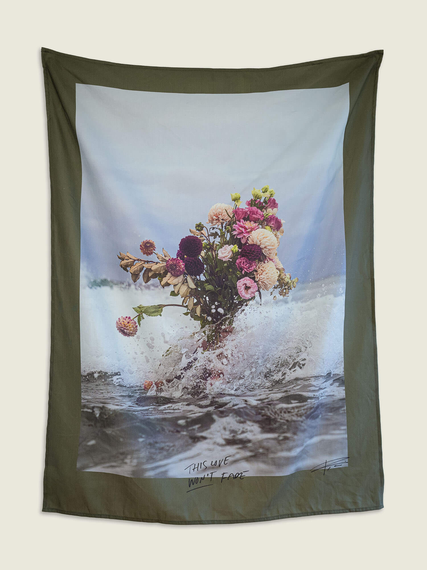 "Unfading Love" Wall Tapestry (Forever Green)