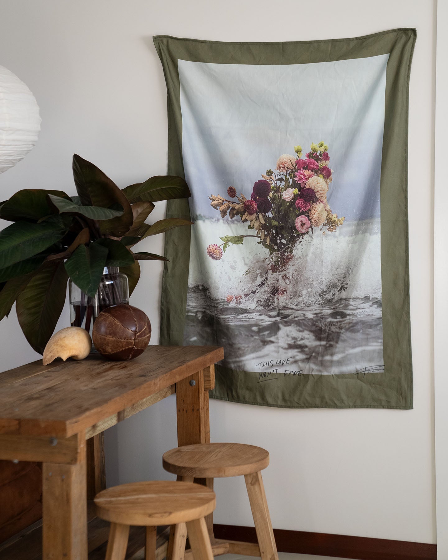 "Unfading Love" Wall Tapestry (Forever Green)